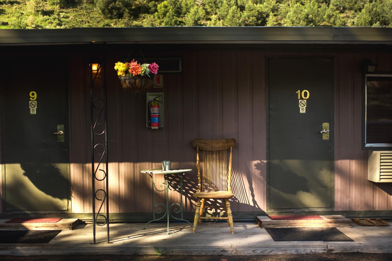 Cozy Mountain Motel Austin Экстерьер фото